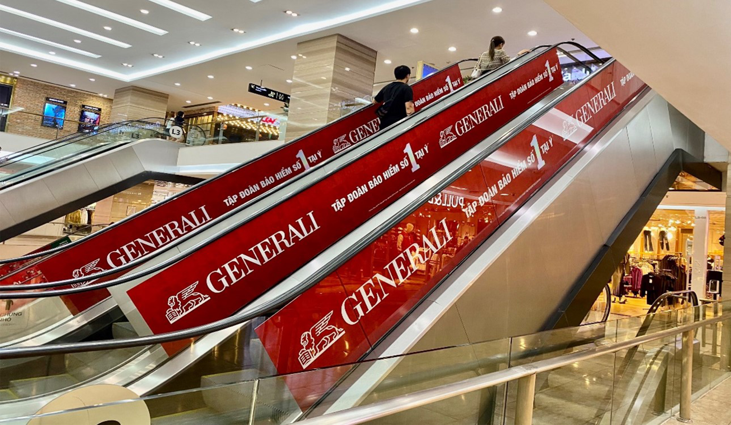 Quảng cáo dán thang cuốn Generali tại TTTM