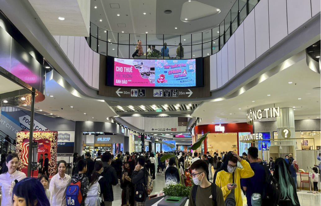 Màn hình LED tại sảnh AEON Mall